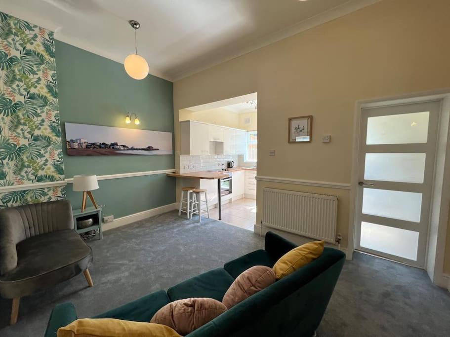Cosy Coach House Garden Apartment By The Sea, Own Entrance Door, Garden Terrace With Exclusive Rear Door Access & Free Reserved Parking Space Only 2 Mtrs From Your Apt Door! Early Checkin From 3Pm And Late Check Out Till 11Am Available! Broadstairs Extérieur photo