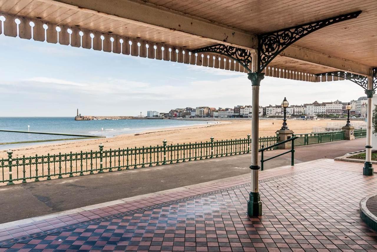Cosy Coach House Garden Apartment By The Sea, Own Entrance Door, Garden Terrace With Exclusive Rear Door Access & Free Reserved Parking Space Only 2 Mtrs From Your Apt Door! Early Checkin From 3Pm And Late Check Out Till 11Am Available! Broadstairs Extérieur photo